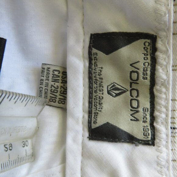 Volcom  Shorts Size 18 Youth 29x10  Plaid White Black Tan Cotton Blend - Picture 7 of 10